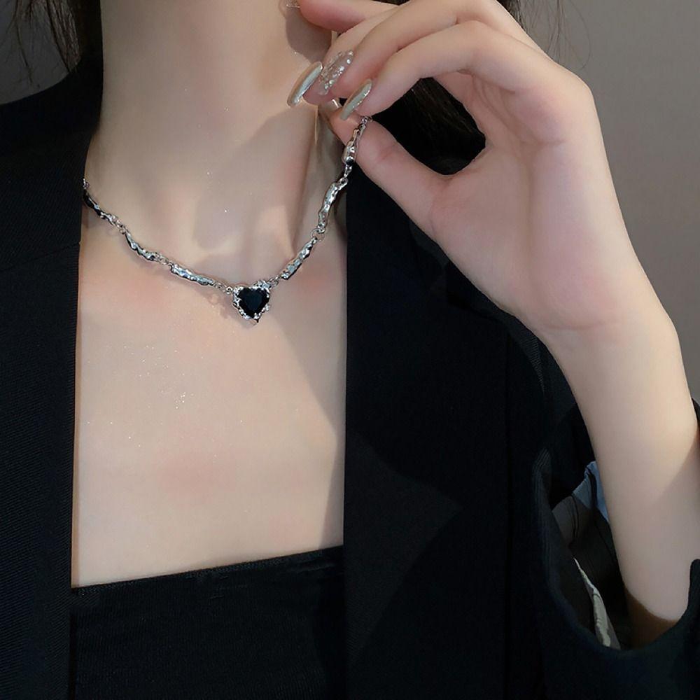 All-match Clavicle Chain Love Butterfly Shiny Chain New Trend Collarbone Chain Women Girls