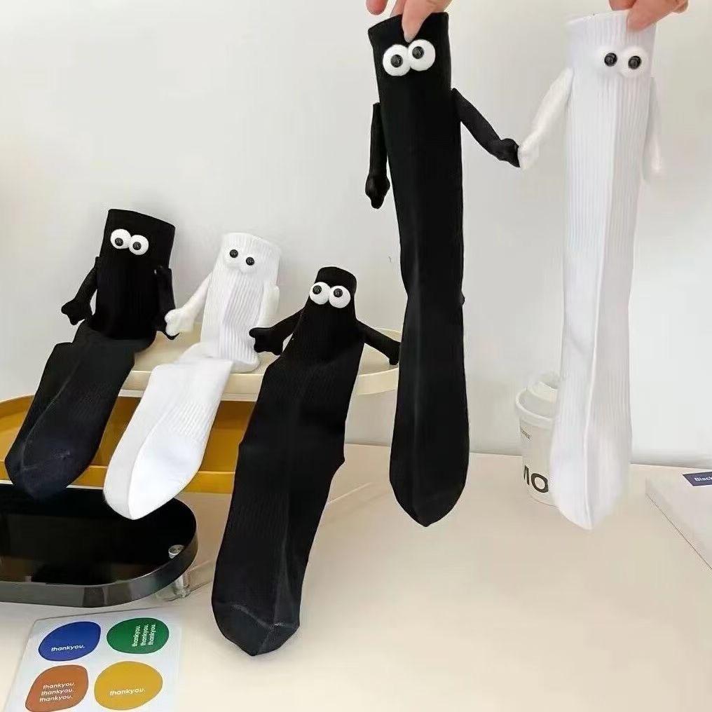 1 Pair Couple Socks Ins Fashion Funny Creative Magnetic Attraction Hands Black White Cartoon Eyes Couples Socks Hand In Hand