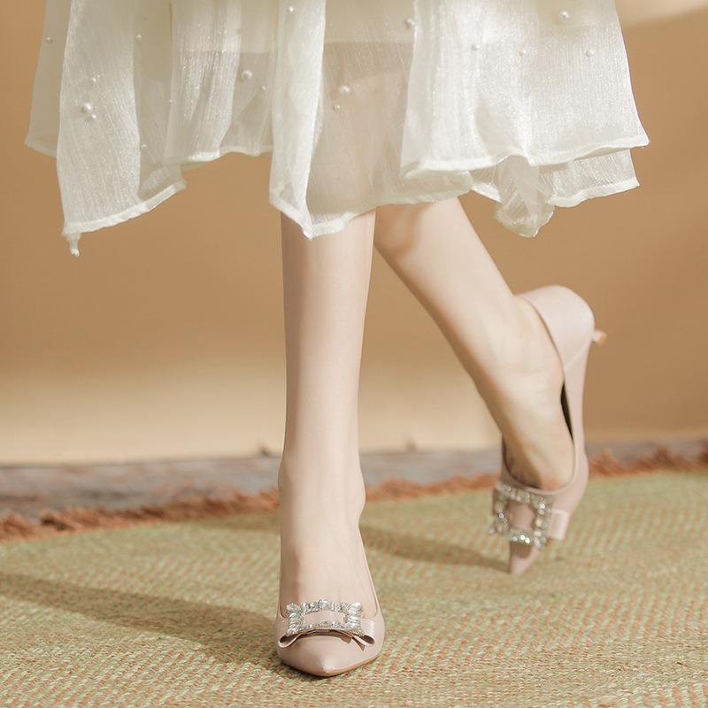 Весна и лето Новый стиль шпильки на высоком каблуке женские остроконечные стразы квадратная пряжка модные одинарные туфли