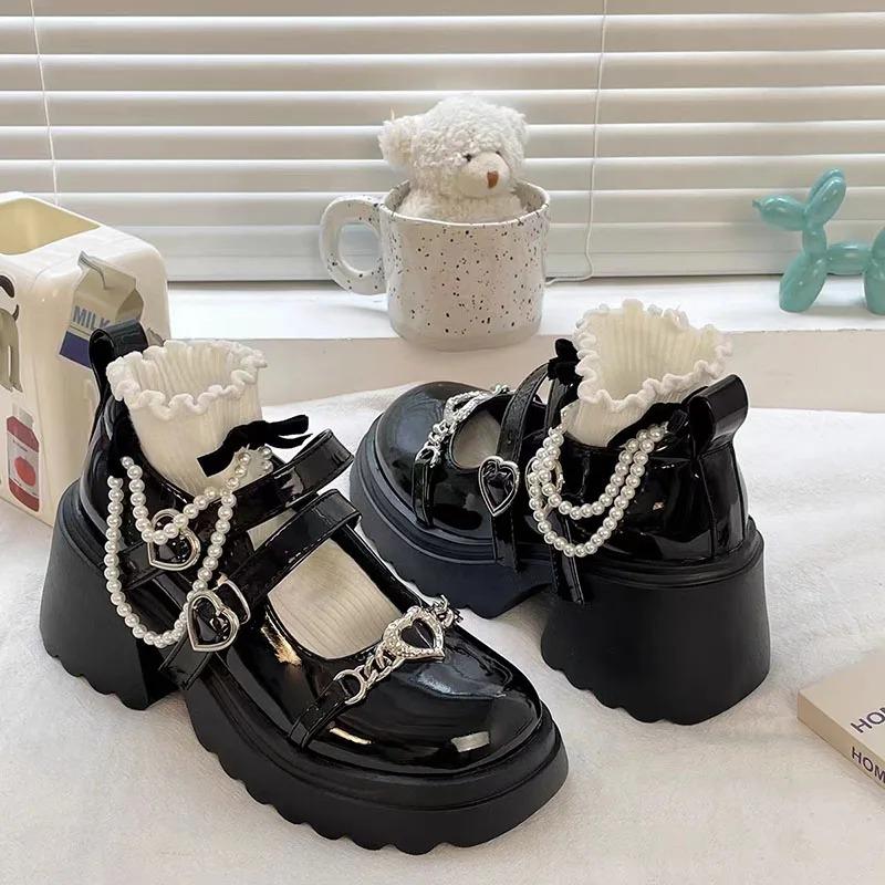 Милые туфли Лолиты с пряжкой в ​​форме сердца, женские лакированные кожаные туфли на платформе Мэри Джейн, женские туфли-лодочки на массивном каблуке с металлическими украшениями, 2023