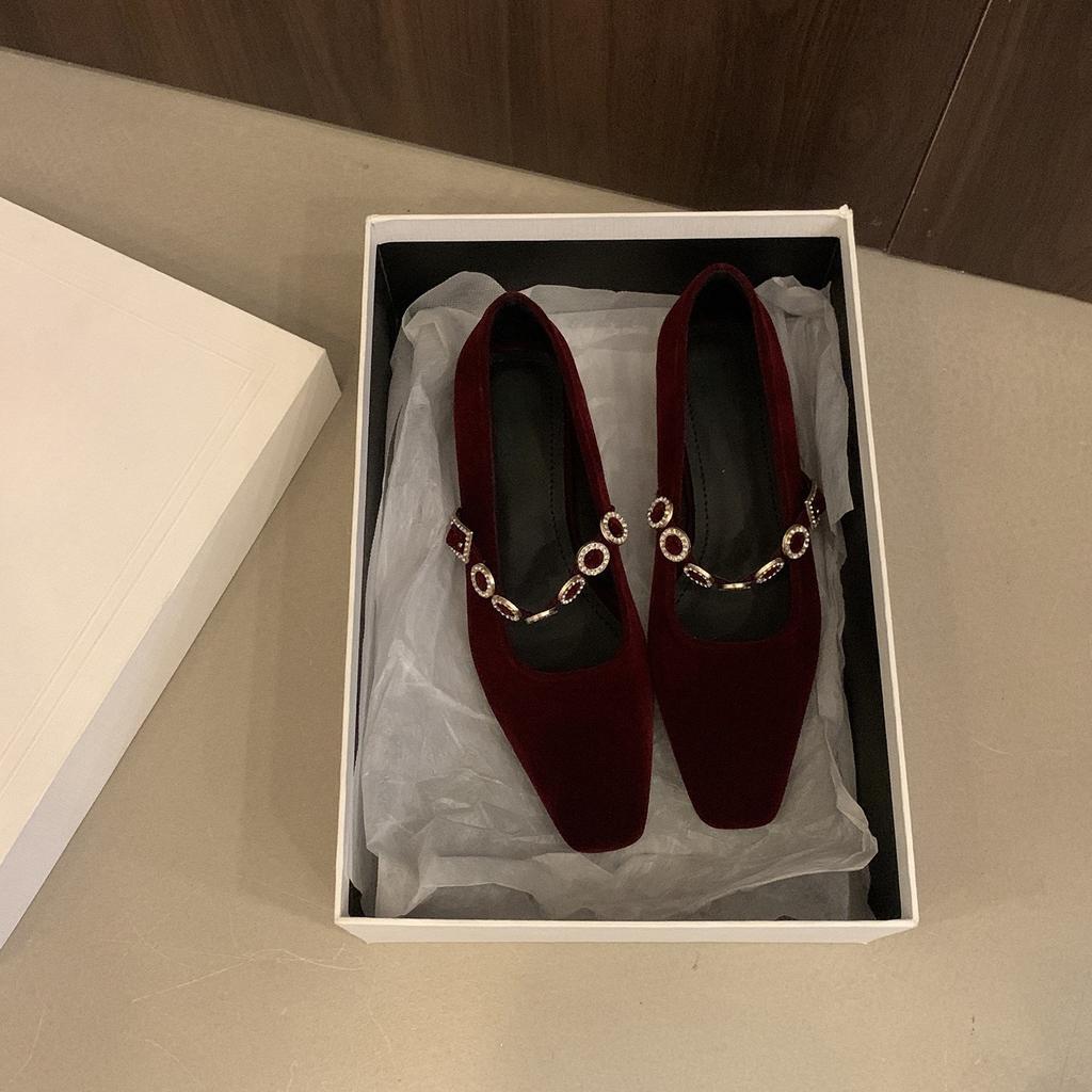 Французские туфли Мэри Джейн с золотой монетой и стразами, маленькие одинарные туфли, 2024 осень, новые, ретро, золотистый бархат, низкий каблук, универсальные женские туфли с квадратным носком