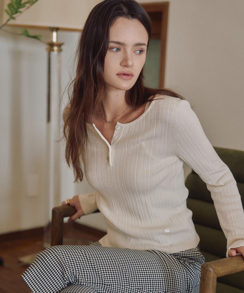 Keoseuteomeokeullagumeon [Италия] Тонкий Хенли в рубчик 5 цветов Cowkt010
