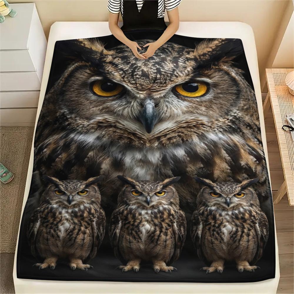 1PC Whimsical Wild Portrait Print FlAannel Blanket, High quality Comfortable for All Seasons, Home Decor, Warmth and Comfort