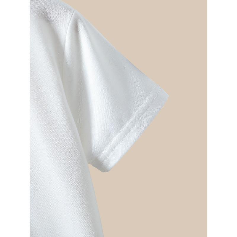 European sizes T-Shirt, "Sassy Lassie" Shamrock Graphic Tee, Comfortable Crew Neck Short Sleeve