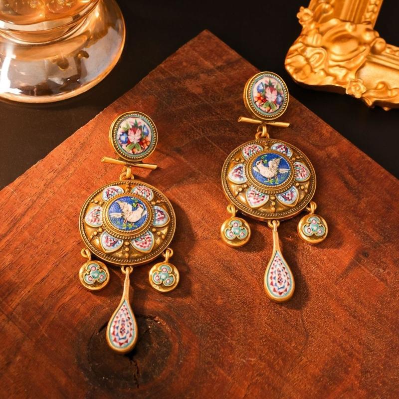 Elegant Vintage Royal Style Earrings With Peace Doves Charm And Delicate Bell Design Stylish Ear Pendant For Women