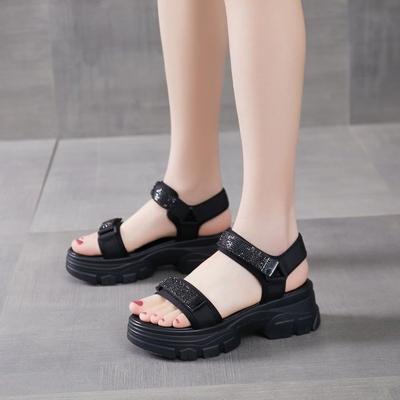 Босоножки на платформе со стразами, женские новые туфли-бублики летом 2024 года, модная верхняя одежда для увеличения роста, повседневная пляжная женская обувь