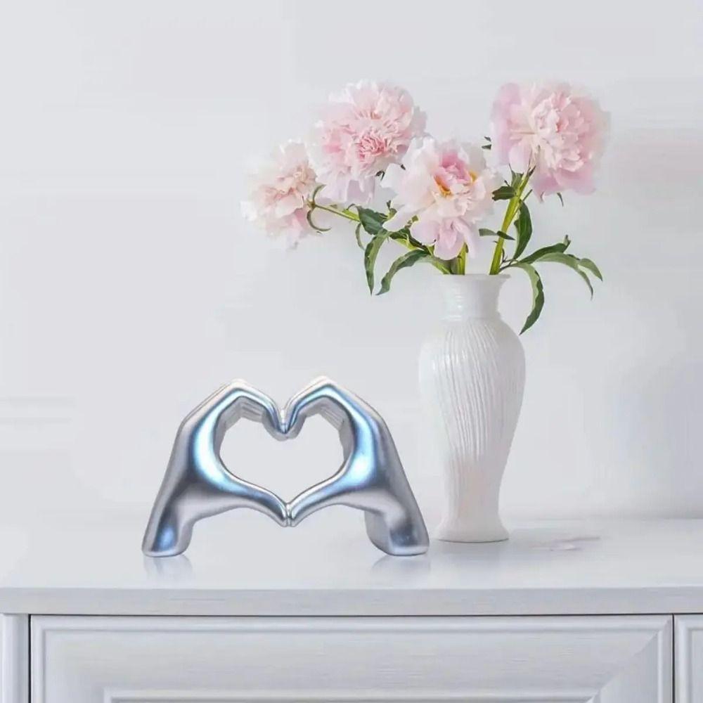 Resin Sculpture Figurines Heart-Shaped Desktop Ornament Love Gesture Statues Valentine's Day