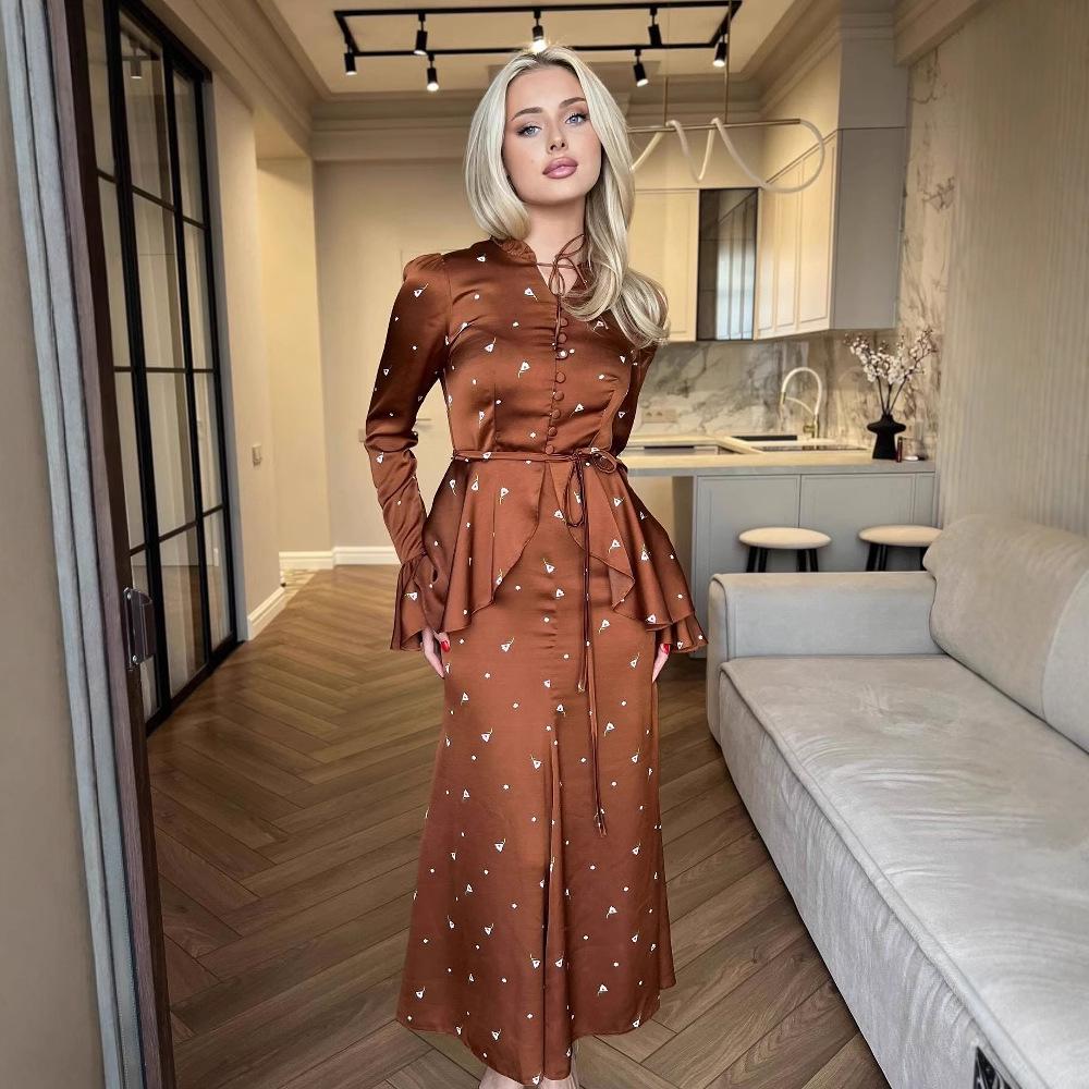 Комплект женский европейский и американский на осень 2024 года: топ с рукавами-колокольчиками + юбка миди