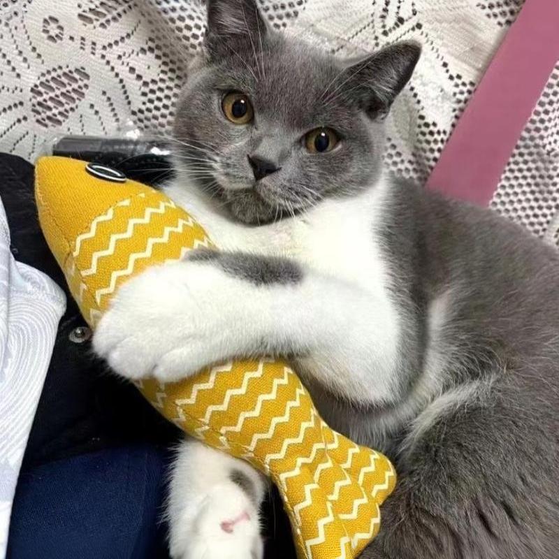 Cat Chew Toy Fish Shaped Linen Bite Resistant Teeth Cleaning Self Entertaining Toy for Bored Cats Home Use