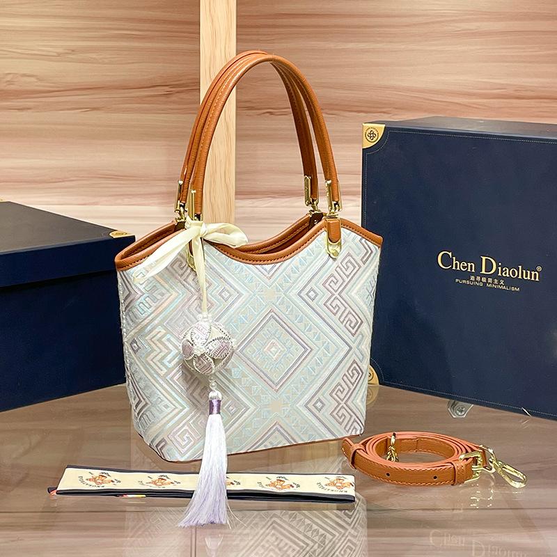 Luxury Intangible Cultural Heritage Zhuang Brocade Bag 2026, Handbag, Basket Tote Bag, Versatile Ethnic Style for Commuting