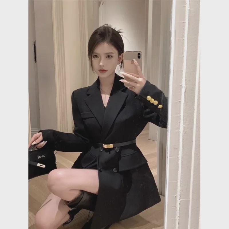 Весна 2024 Женский ретро-черный пиджак с нестандартной талией в стиле Хепберн