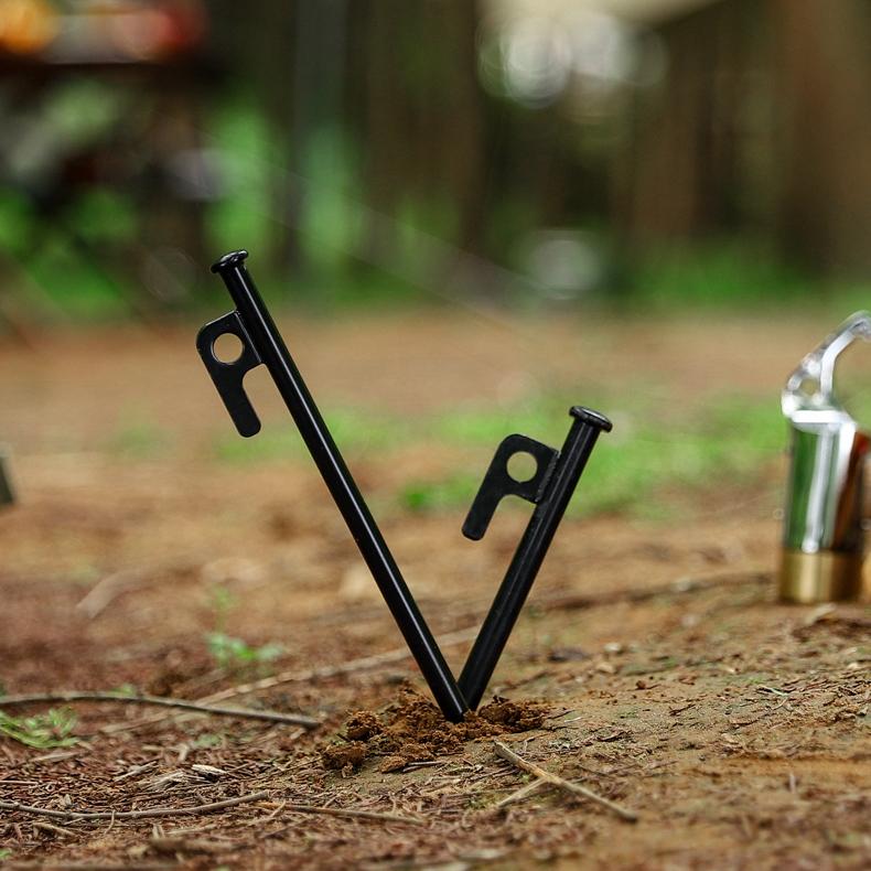 Outdoor Thick and Long Camping Pegs Steel Ground Pegs for Canopy Tent Camping Beach Camping Pegs 30cm