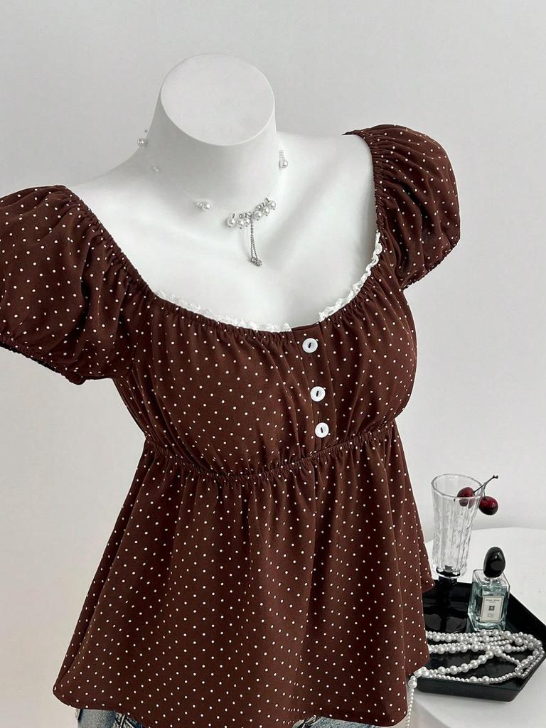 Летнее облегающее платье с коротким рукавом и V-образным вырезом в горошек