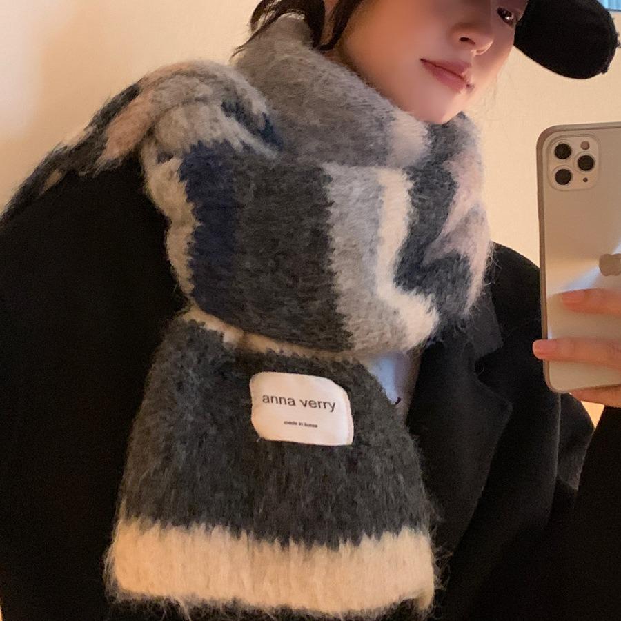 Зимний шарф из мохера в разноцветную полоску 2024 года: Универсальный, теплый, модный японско-корейский контрастный шейный платок для пар