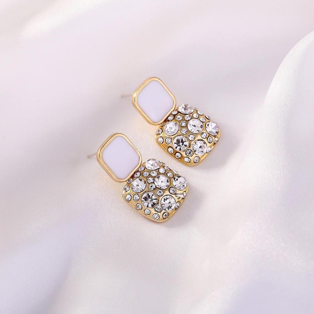 «Серьги-бантики из серебряных игл с жемчугом и цирконием»: Нишевый дизайн, стильный и универсальный, легкий роскошный аксессуар высокого класса.