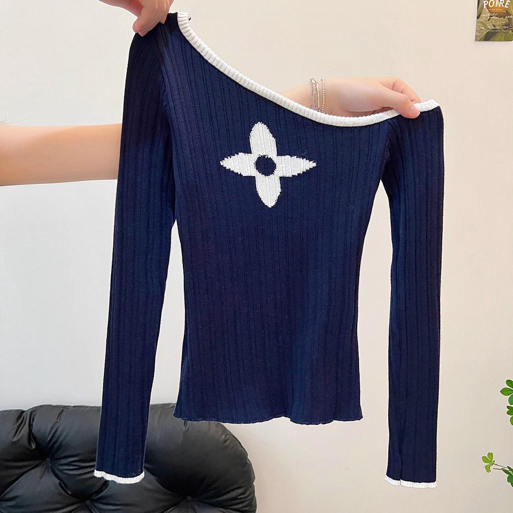 Autumn and Winter Retro Hot Girl Off-the-shoulder, Off-the-shoulder Sweater, Long-sleeved, Unique Design, Knitted Base Layer for Women