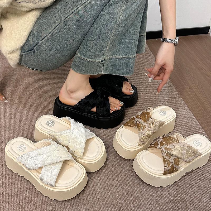 Красивые тапочки в сказочном стиле, женские, летние, 2025, новые, на толстой подошве, с высотой, нескользящие, для пляжа, юбки, прохладные тапочки