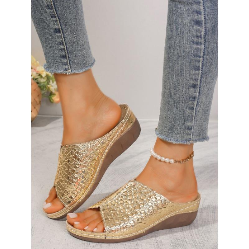 Spot трансграничная новая внешняя торговля тапочки на каблуке с уклоном женские сандалии с толстой подошвой повседневные и легкие большого размера