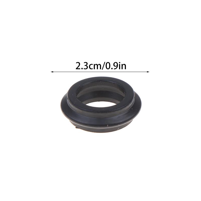 Car Engine Oil Cooler Outlet Pipe Seal for LR030593 Plastic Black Fuel Oil Leak Prevention for Land Rover Auto Parts