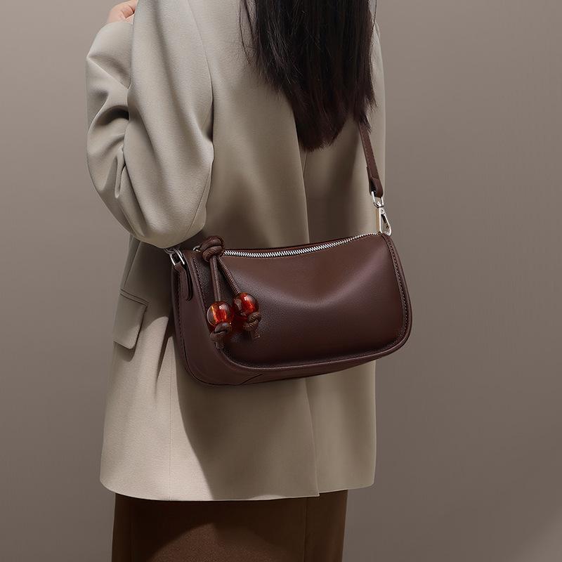 2025 New Women's Bag Autumn Winter Fashion Versatile Crossbody Bag Niche High-end Commuter Shoulder Pillow Bag