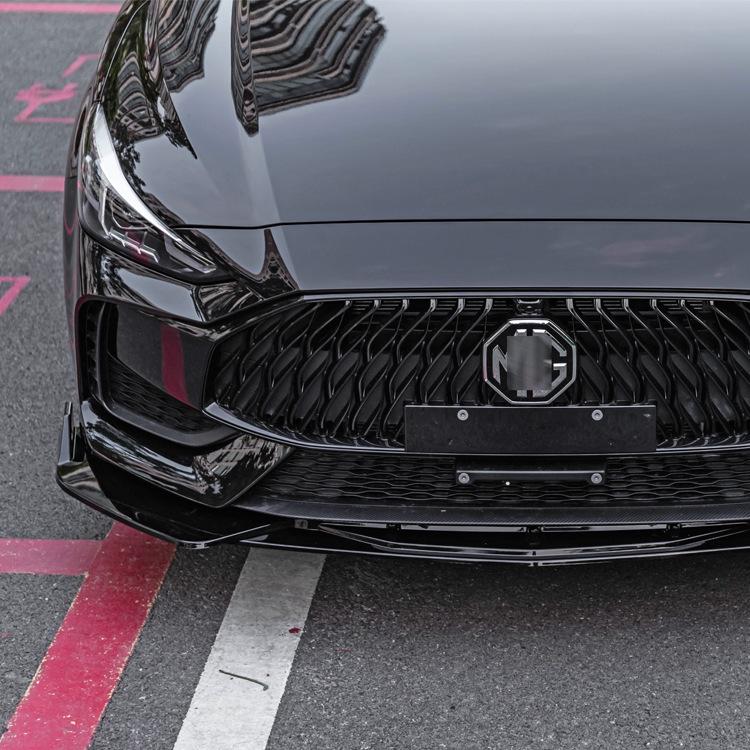Совместимый комплект переднего бампера для MG5: Включает передний сплиттер, боковые юбки, задний спойлер и декоративную накладку на задний бампер.