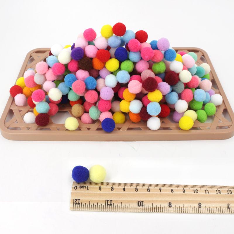 Товары для арт-зоны: Цветные пушистые помпоны для проектов от младших до старших классов