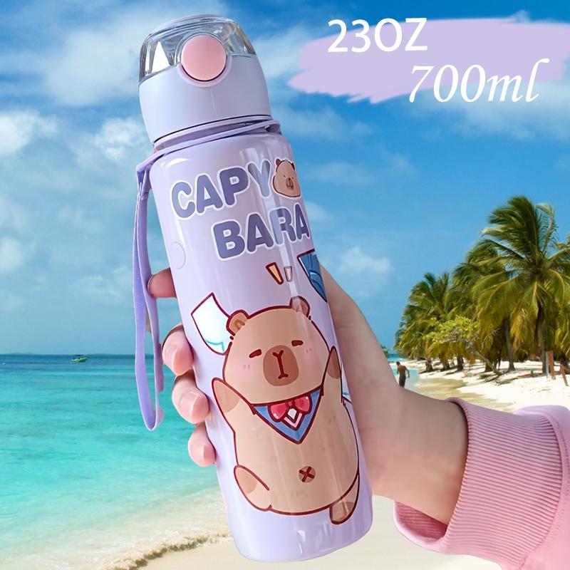 Тема капибары Милая бутылка для воды 700 мл, с ручкой, герметичная конструкция, в комплекте соломинка, прочная, идеально подходит для школы и кемпинга