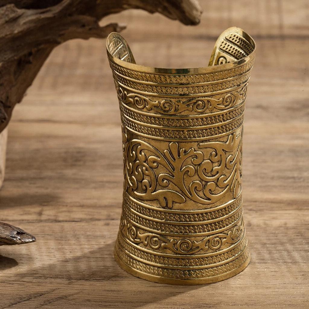 Exaggerated Punk Heavy Metal Cuff Open Bangles for Women Vintage Carving Patterns Charm Bracelet Grunge Jewelry Gift Men Party