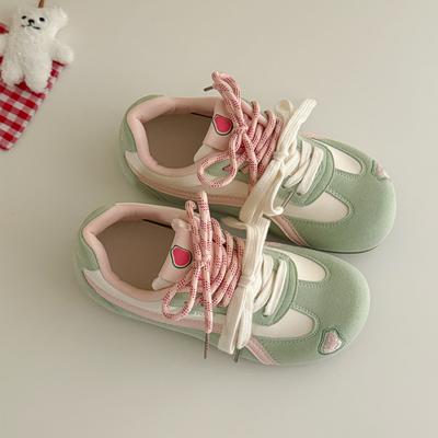 Корейские милые кроссовки яблочно-красного цвета женские 2025 новая весенне-летняя платформа белые туфли повседневные моральные тренировочные туфли женские