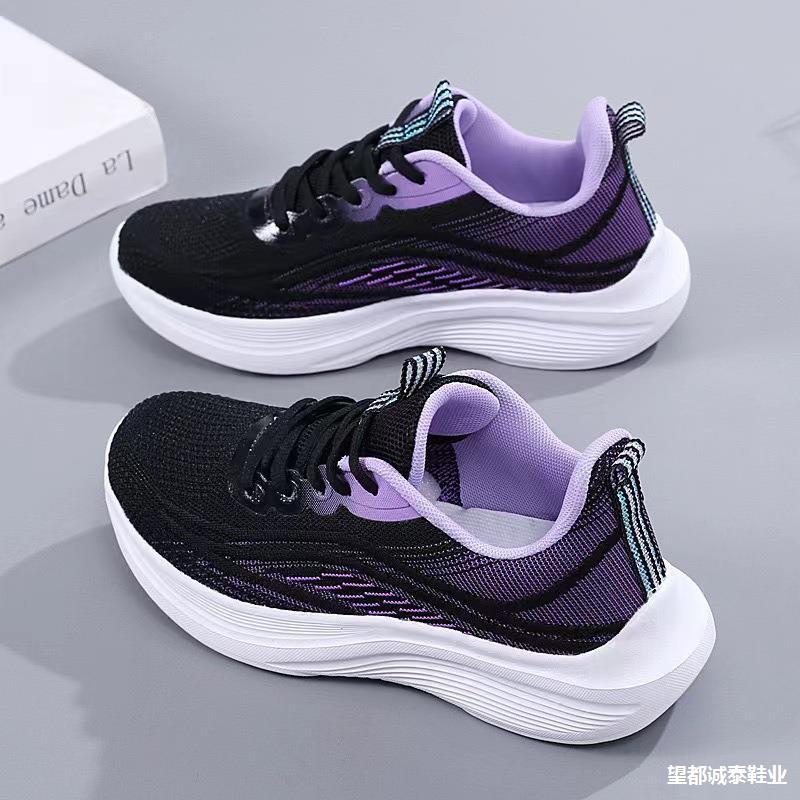 Новые повседневные спортивные туфли с дышащей мягкой подошвой, сверхлегкие кроссовки для мам, универсальные женские туфли для путешествий