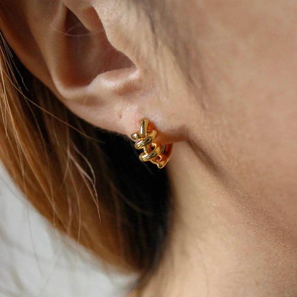 Punk Rock Metal Twisted Spiral Mini Hoop Earrings Stainless Steel Small Circle Round Huggie Ear Buckle Fashion 2026 New Jewelry