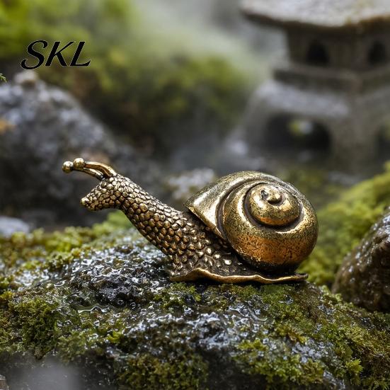 Tea Table Sculpture Vintage Bronze Snail Sculpture, Metal Animal Statue, Slow Living Desk Life Decor for Home Office Table, Garden Yard Ornament Gift