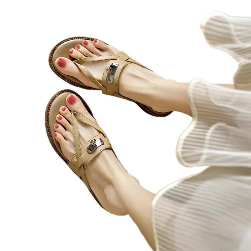 Мода 2024 года, женская обувь, летние шлепанцы, женские тапочки, брендовые тапочки, женские туфли с металлическим украшением, круглый носок, туфли на низком каблуке для женщин