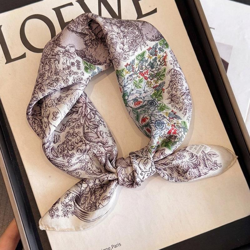 111 mulberry silk small square scarf spring, autumn and winter Korean silk scarf female cat baby scarf versatile 11cm tide