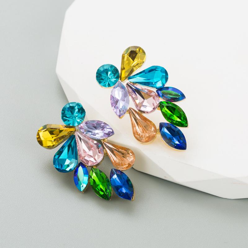 Женские серьги-гвоздики, цветные серьги из кристаллического сплава, стеклянные геометрические преувеличенные серьги