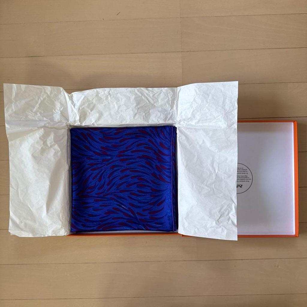 Б/У Новый, неиспользованный HERMES Большой Шарф