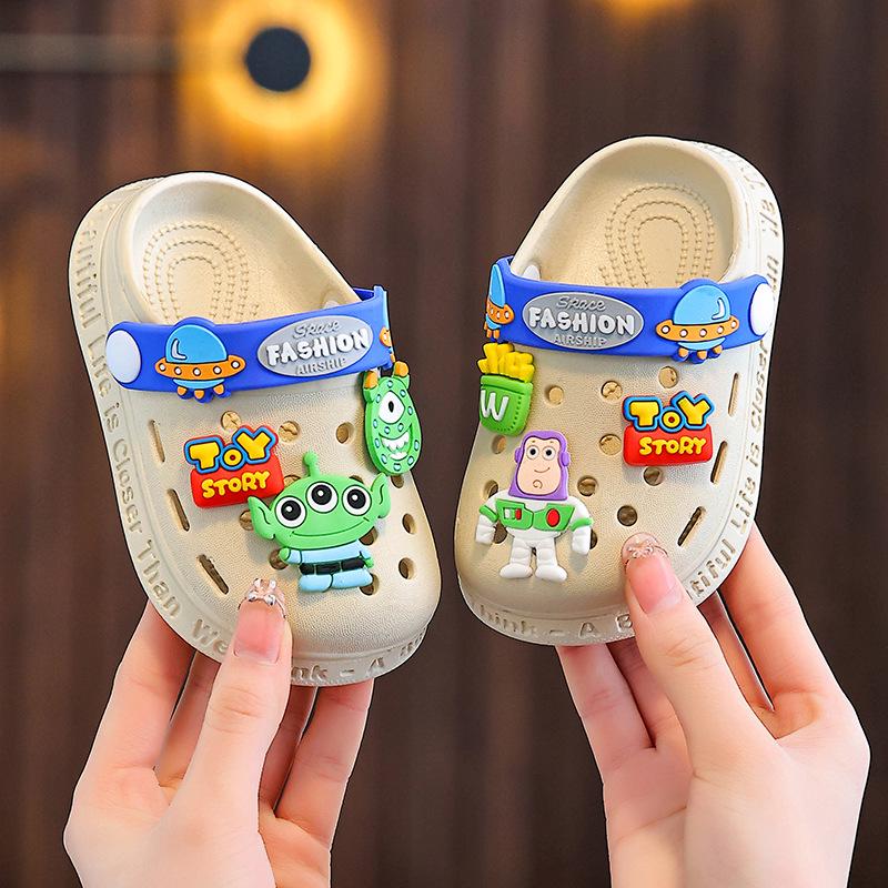 Kids' Cartoon Astronaut Closed-Toe Summer Sandals – Non-Slip, Soft Sole Clogs for Boys & Girls