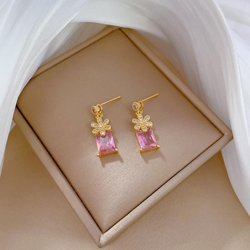 Комплект из микро-инкрустированного ожерелья и серег Легкая роскошь Цветок Квадрат Личность Темперамент Банкетные серьги Сочетание с ожерельем