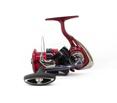 Daiwa Катушка спиннинговая 24 Revros R LT 4000 CXH (1071)