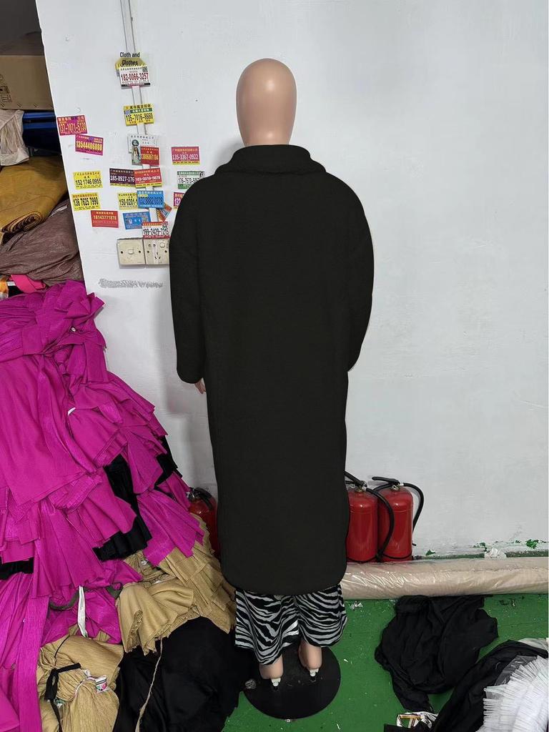 Женское пальто средней длины свободного кроя из искусственной овчины/овечьей шерсти на осень/зиму 2024