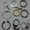 Универсальные аксессуары для DIY-украшений: Металлические брелки с разъемными кольцами различных стилей, подвесные цепочки и кукольные подвески.