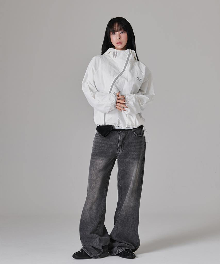 ESCAPEFROM Escf Logo Point Diagonal Closing Windbreaker White
