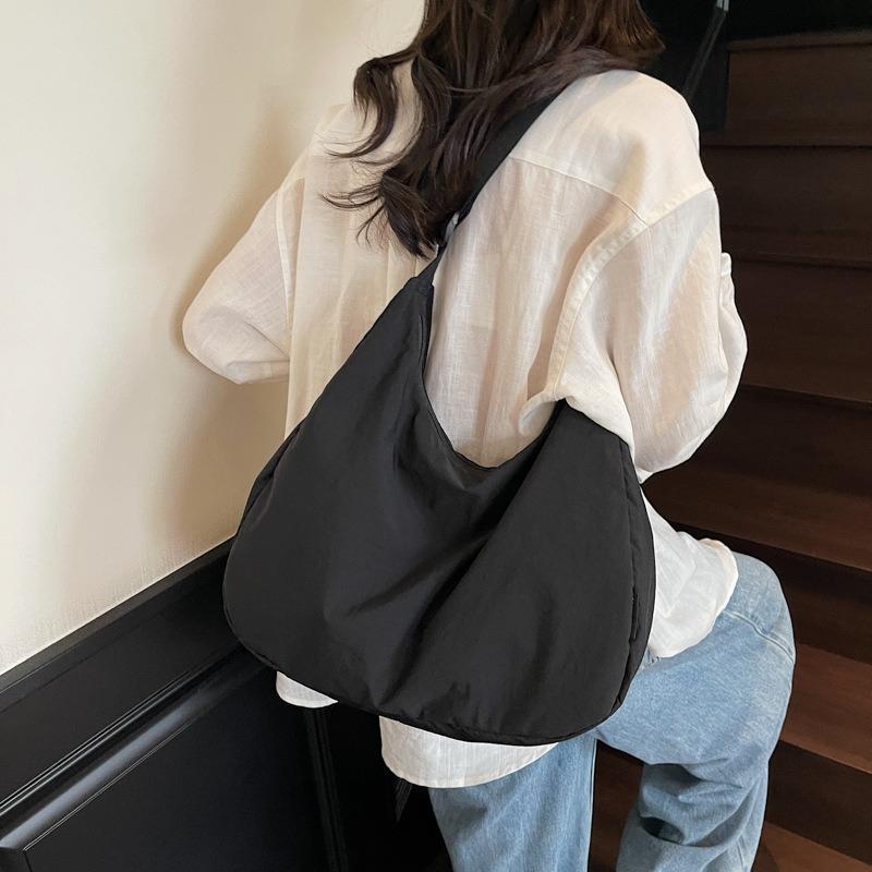 Canvas Bag Messenger Bag Women's Large Capacity Lightweight Casual Dumpling Bag Summer Commuter Versatile Shoulder Bag