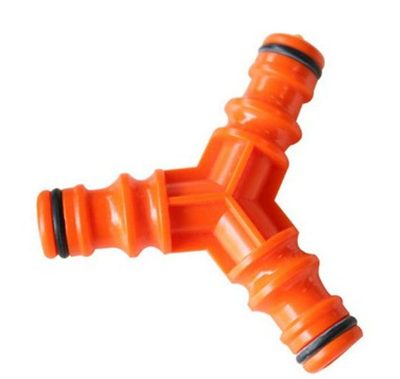 Эффективный соединитель для садового шланга для капиллярного микрораспыления