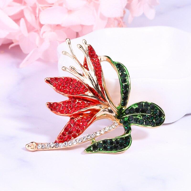 Blucome Elegant Narcissus Rhinestone Brooch for Women Unisex Zirconia Leaf Party Office Brooch Pin Gifts