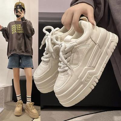 Модные женские кроссовки Весна Осень Платформа Маленькие белые туфли Круглый носок Тренд Шнуровка Модная повседневная спортивная обувь Увеличение роста Теннис