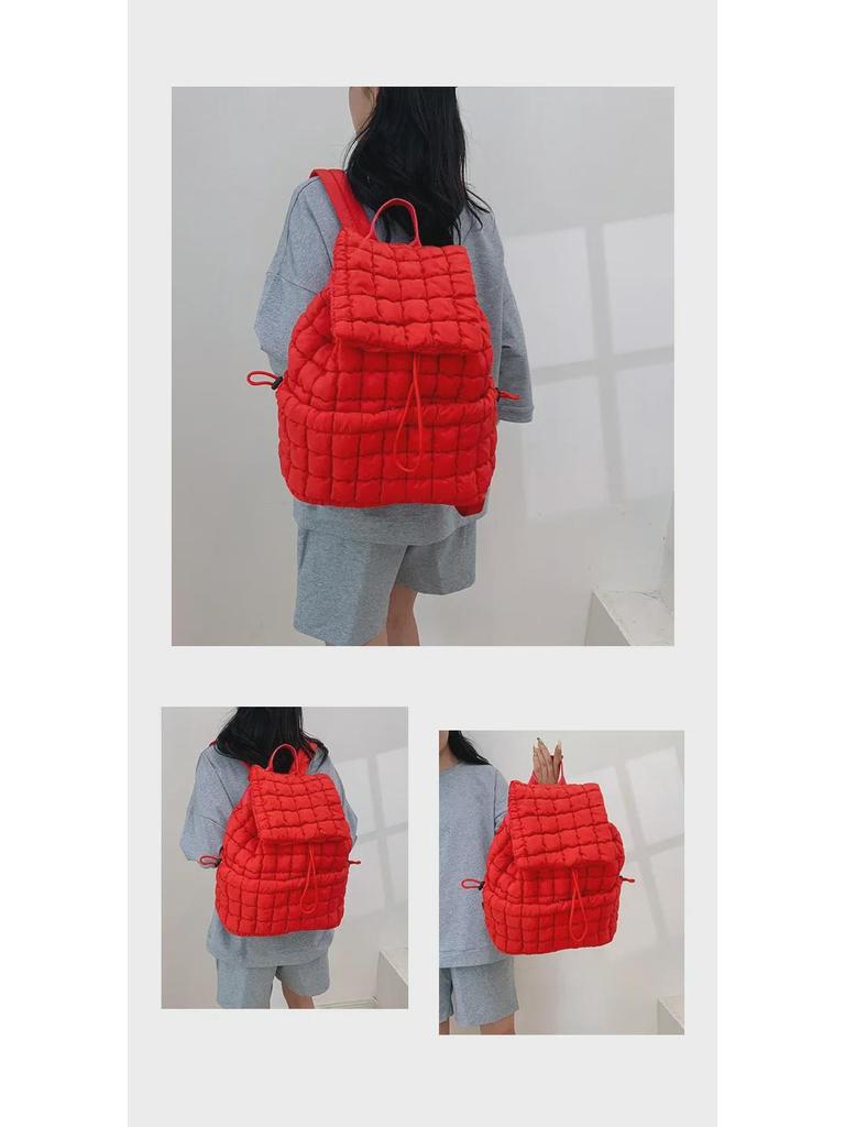 Женский пушистый клетчатый рюкзак — стильный, легкий, большой вместимости для поездок на работу и путешествий осенью/зимой.