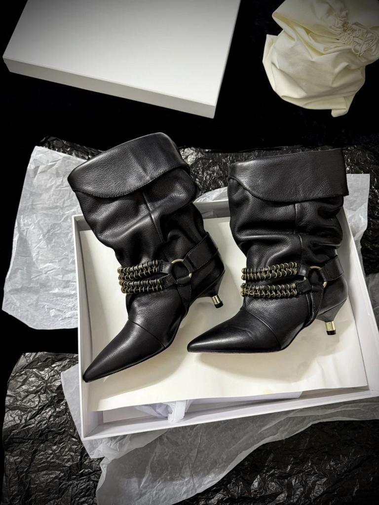 Корейская версия нишевые цепочки кошачий каблук тонкие сапоги женские сапоги средней длины на наборном каблуке с темпераментом тонкий высокий каблук острый носок западный ковбой короткие сапоги