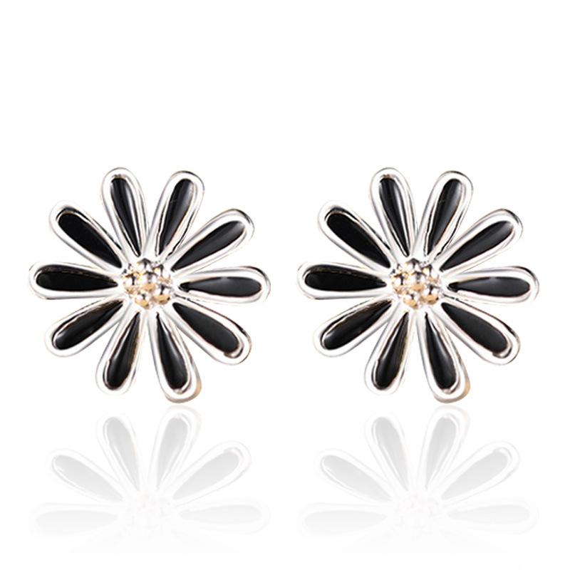 Temperament Women's Silver-plated Ear Jewelry, Korean Version of Retro Black Chrysanthemum Stud Earrings, Women's Models