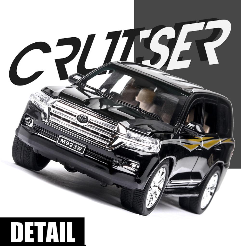 Игрушечная машина с музыкой и освещением